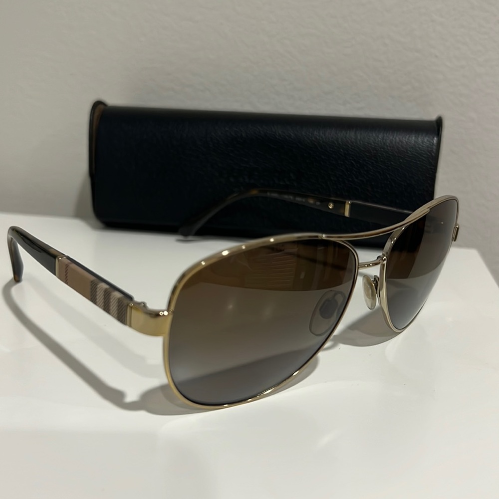 Burberry aviator sunglasses